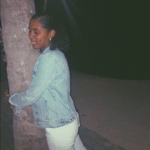 Meet your Posher, Aisha